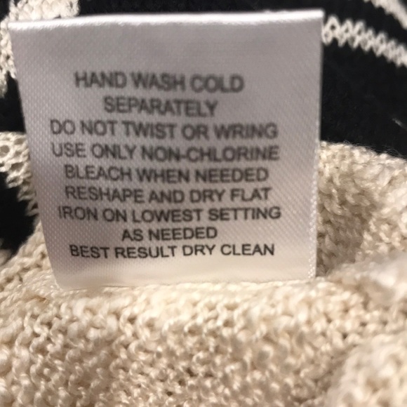 EUC Pink Rose Aztec Tribal Sweater - Picture 7 of 7